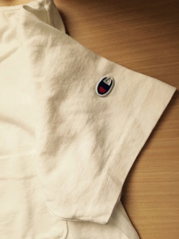白いポケットTシャツ チャンピオンT1011　ロゴマーク